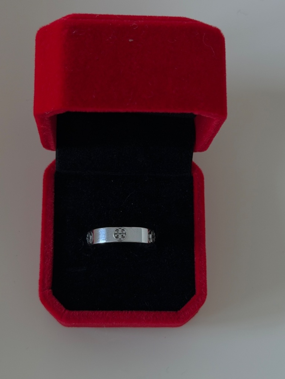 Tory Burch ICON RING - Picture 3 of 5